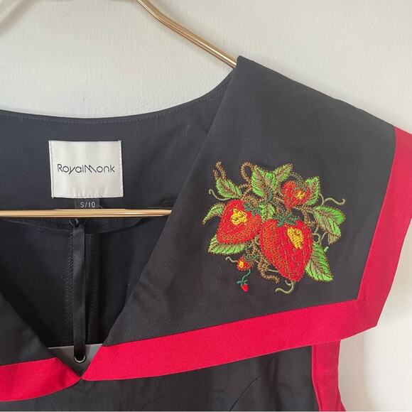 NWT ModCloth Royal Monk Retro 50s Pin Up Girl Strawberry Dress S / 10 - Picture 5 of 12